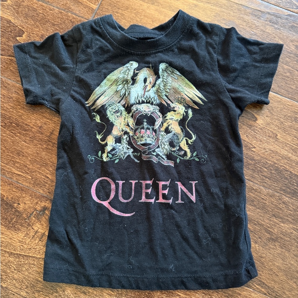 Queen Black Graphic Kids Tee